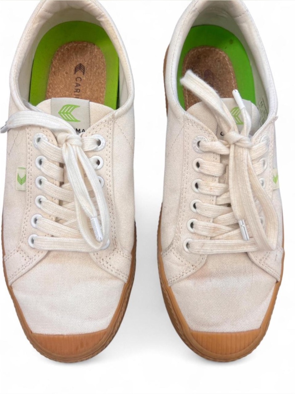 Cariuma OCA Low White Canvas Sneaker Size 10 women’s/ Size 8.5 men’s